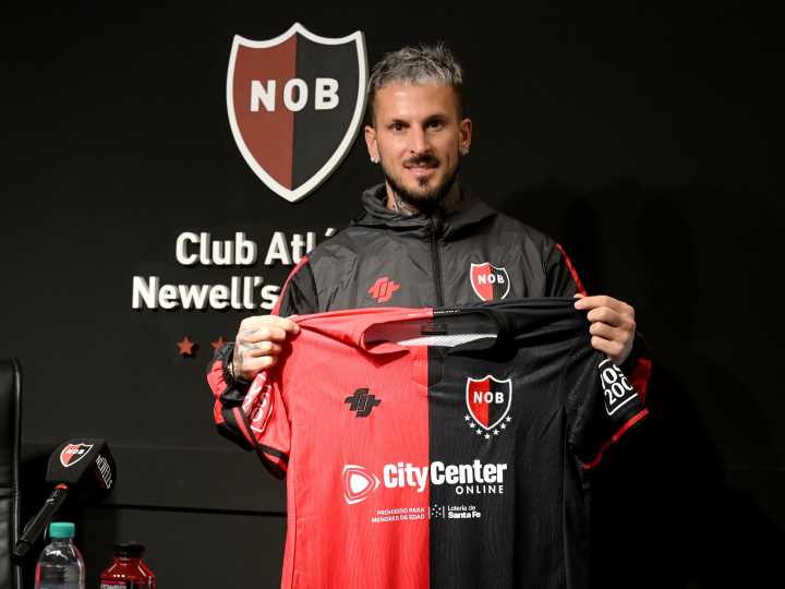 Darío Benedetto, afuera de Newell's: llegó como refuerzo top, le rescinden el contrato tras nueve partidos y lleva un año y medio sin meter un gol