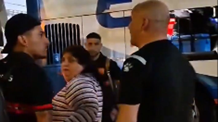 "Esta hue…": DT explotó en la Primera B y encaró con todo a jugador rival en la salida del estadio... Mira las imágenes Acusó burlas.