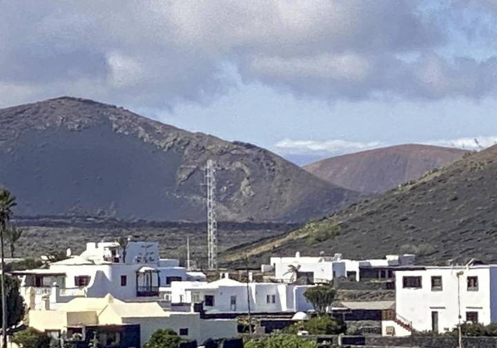 Concentración contra la antena de telefonía de Masdache