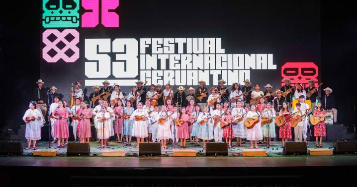 Veracruz inaugura el Festival Cervantino 53 con su Fandango Monumental