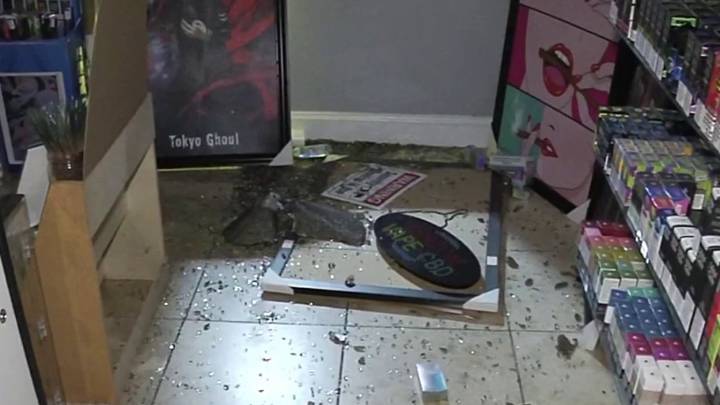 Smoke shop in Fort Lauderdale robbed a 2nd time following string of break