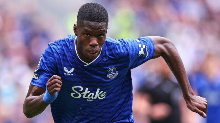 Everton target new striker in January to boost European dream