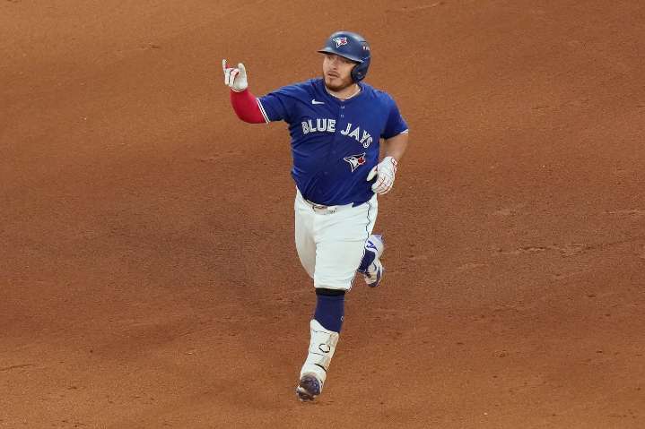 Kirk hits two solo homers to lead Blue Jays to 10-1 rout of Yankees in series opener