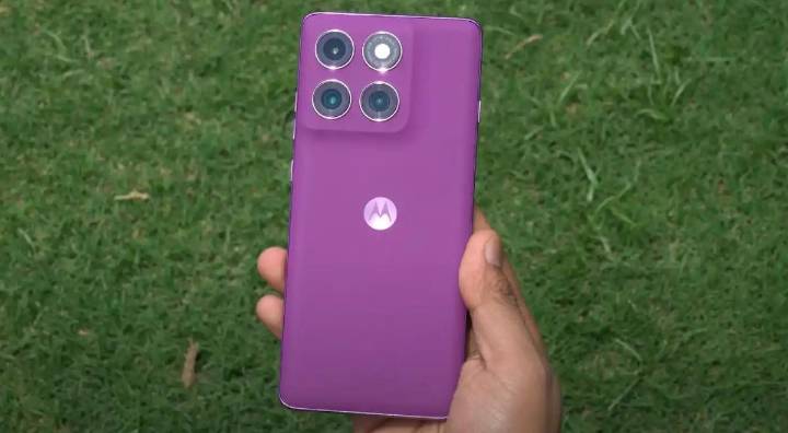 Este Motorola tan bueno como el iPhone 17 y cuesta menos: pantalla Super HD, gran procesador y batería para dos días