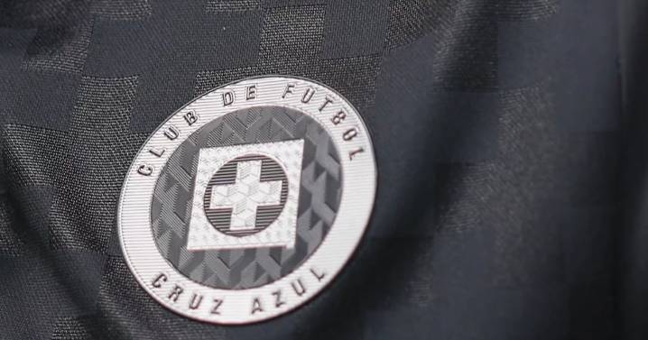 ¡Elegante! Cruz Azul sorprende a sus aficionados con revelación de nuevo jersey