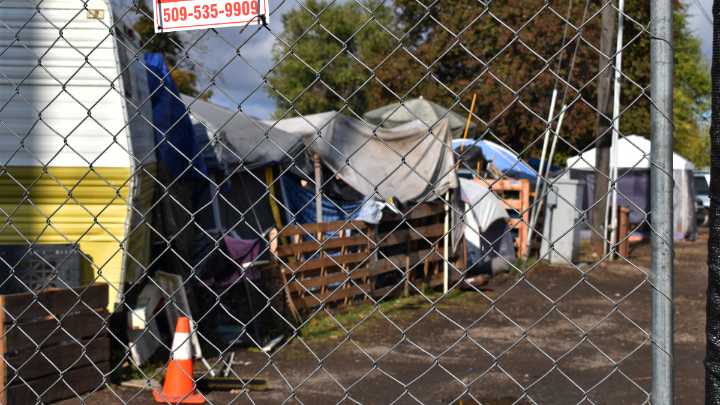 A right or a reward? Catholic Charities, Union Gospel Mission and lived expert talk Housing First