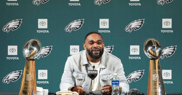 Former Philadelphia Eagle Brandon Graham considering coming out of retirement to help team, reports say