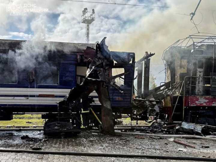 Russia's strike on Ukraine trains kills 1, injures 30