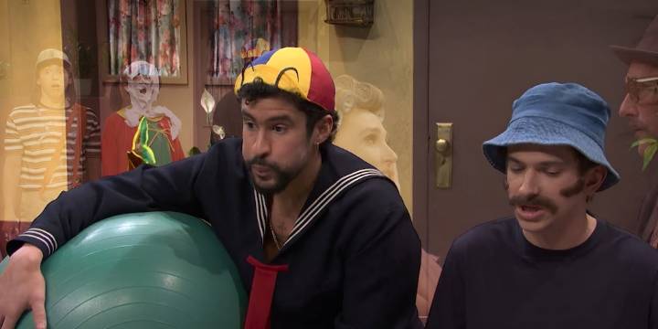 Bad Bunny sorprende con imitación de Quico en un sketch del ‘El Chavo del 8′ en SNL tan inesperado como extraño
