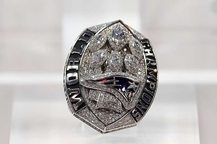 Houston Texans sign Patriots Super Bowl champ to active roster