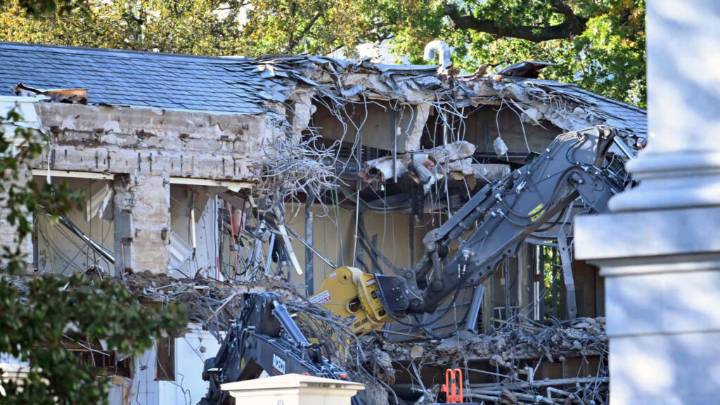 Trump demolió un ala de la Casa Blanca; construirá suntuoso salón de baile con...