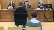 El juez absuelve a los padres acusados de la muerte de su bebé por zarandeos
