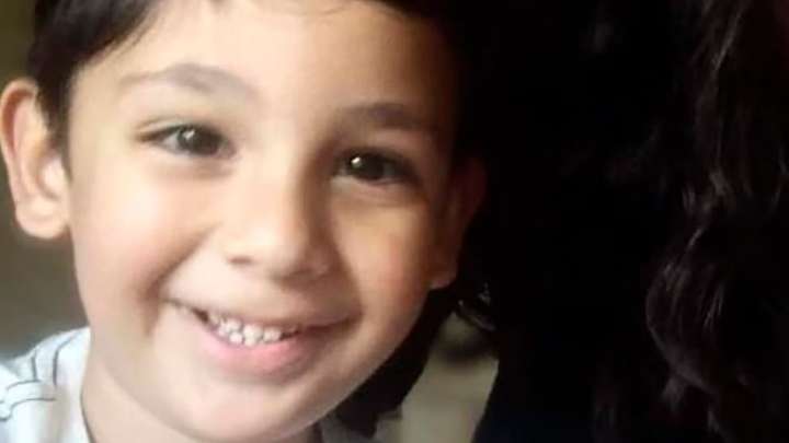 Buscan a un nene de 5 años, tras los homicidios de su mamá y su abuela