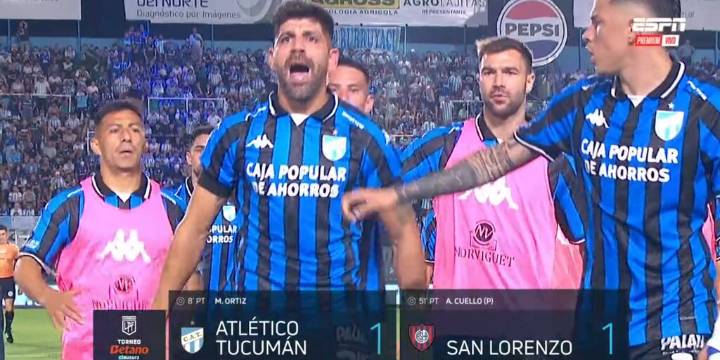 Protesta y tensión en Atlético Tucumán: Leandro Díaz se cruzó con los hinchas del Decano tras el empate parcial ante San Lorenzo
