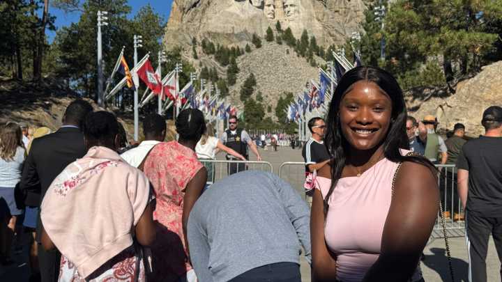 Kristi Noem welcomes new immigrants at Mt. Rushmore