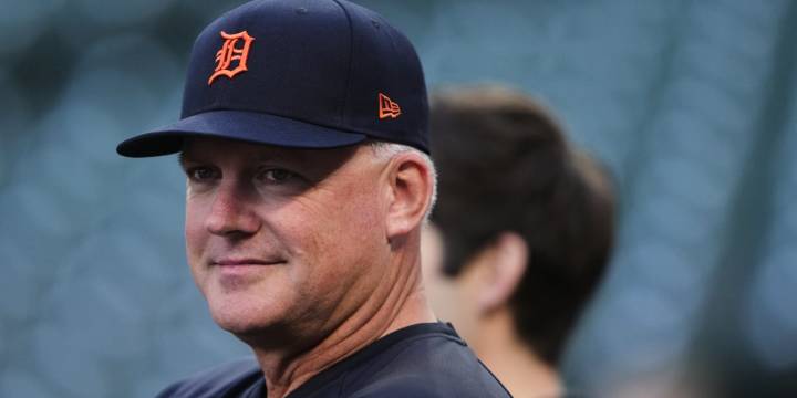 A.J. Hinch's contract extended following 2025 season