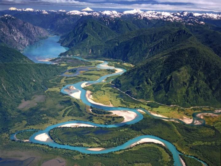 Preservación ecosistémica: Por primera vez MOP declara reservas de aguas en cuencas de ríos Puelo y...
