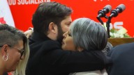 Comando de Jara tachó de "abrazo del oso" la ofensiva de Boric contra Kast