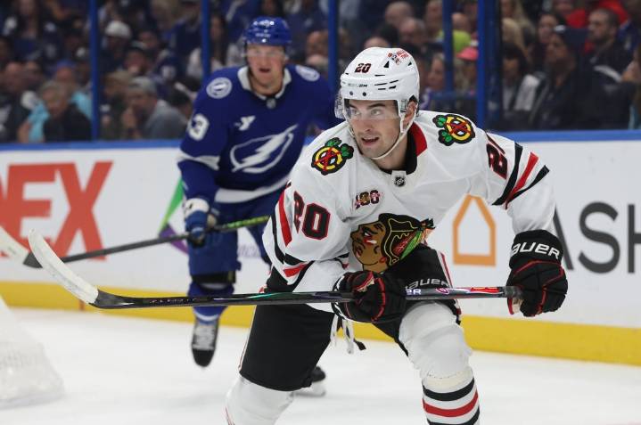 Deadspin | Ryan Donato nets last-minute winner as Blackhawks edge Lightning