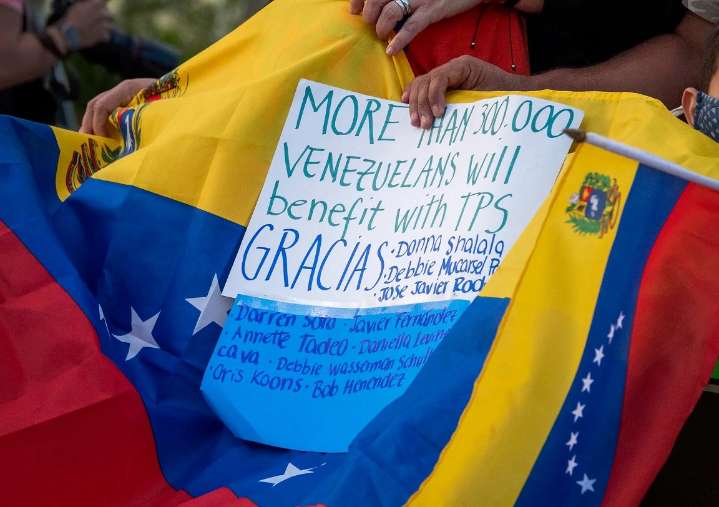 Supremo de EE.UU. pone en riesgo inmediato de deportación a 300 mil venezolanos tras fallo contra TSP
