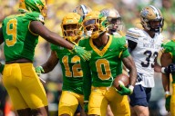 Oregon safety Daylen Austin expected to be OK after leaving Penn State game with apparent injury