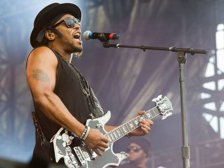 D'Angelo, Grammy-winning R&B singer, dies at 51