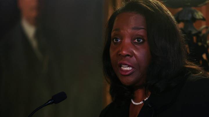 Corte Suprema de EUA Frena Intento de Trump para Destituir a Lisa Cook de la Fed