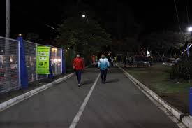 INSTALAR SANITARIOS EN UN PARQUE DE PASTO