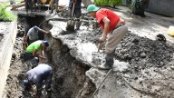 Atienden fuga de agua por ruptura de tubería en colonia Portales