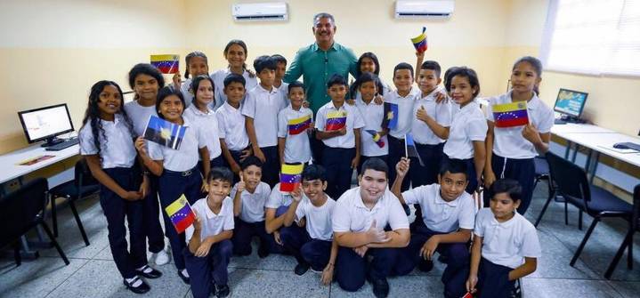 Rehabilitan y dotan escuela Amanda de Jesús Bravo en Zulia