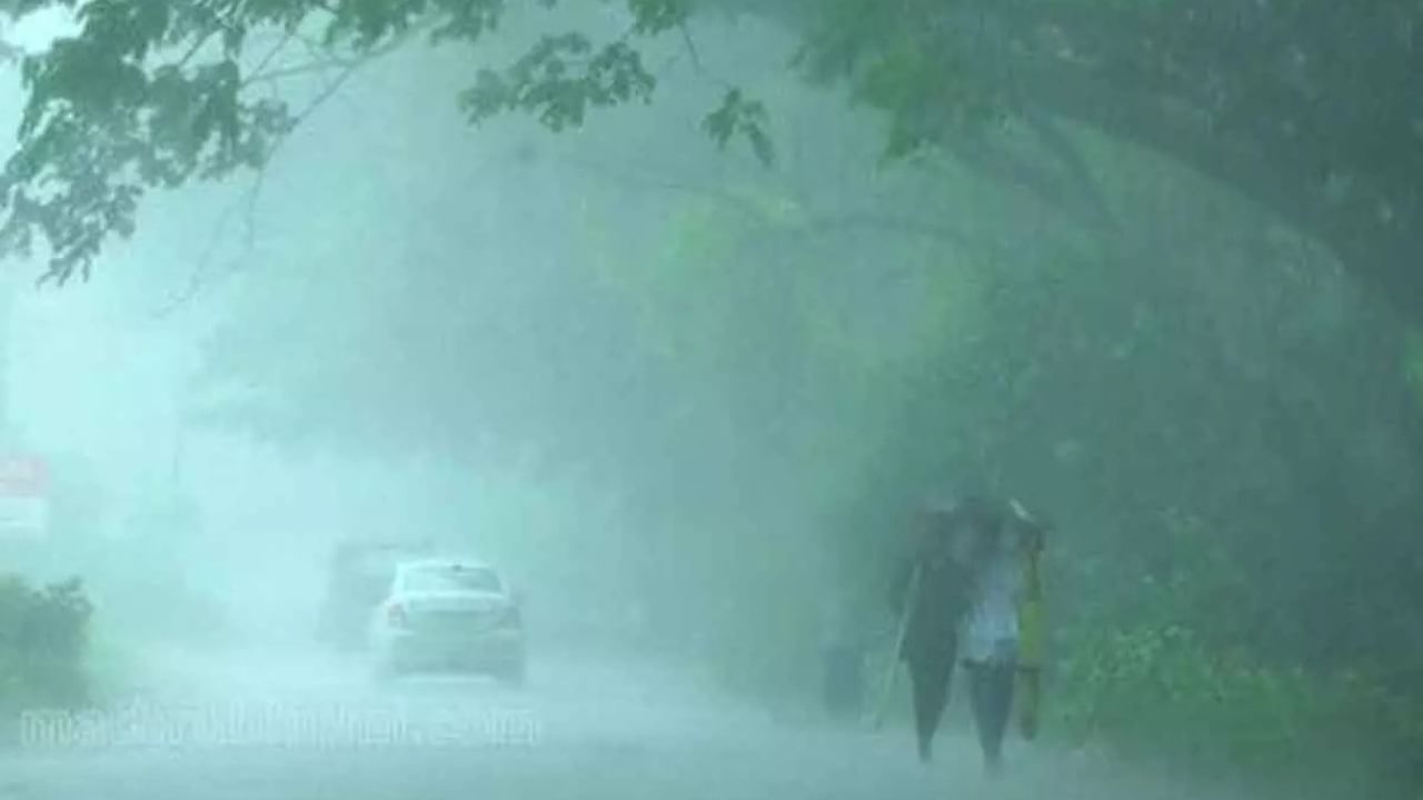 Northeast monsoon sets in Kerala as heavy rains to lash across the state; Orange alert in 2 districts