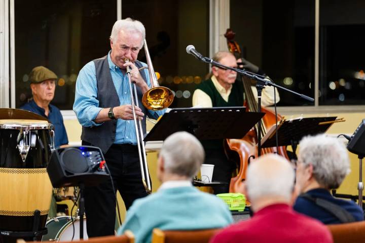 Jazz quintet finds fans in Oakland retirement communities