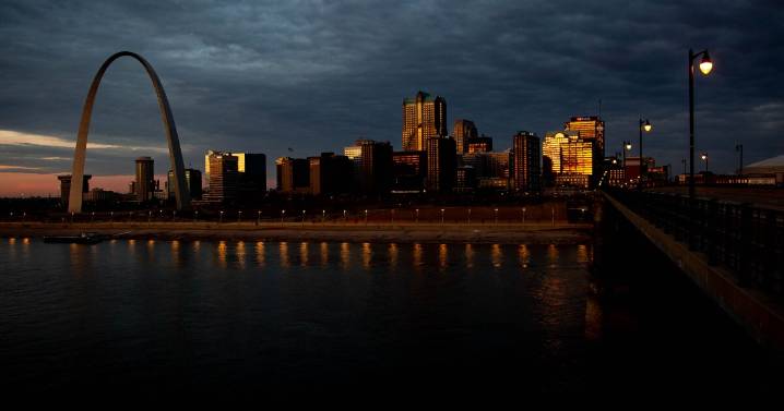What we know about how the federal shutdown is affecting the St. Louis region