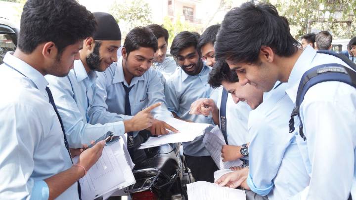 JEE (Main) 2026 aspirants can no longer choose preferred exam centres? Aadhaar updation notice raises questions