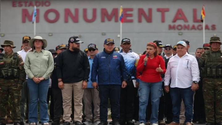 Cabello aseguró que todo el que ponga un pie en el país sin autorización se le responderá con fuerza: "hasta que los echemos"