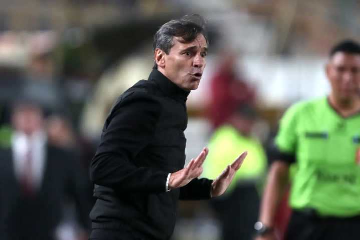 Fabián Bustos admite que se equivocó en dejar a la «U» para ir al Olimpia de Paraguay