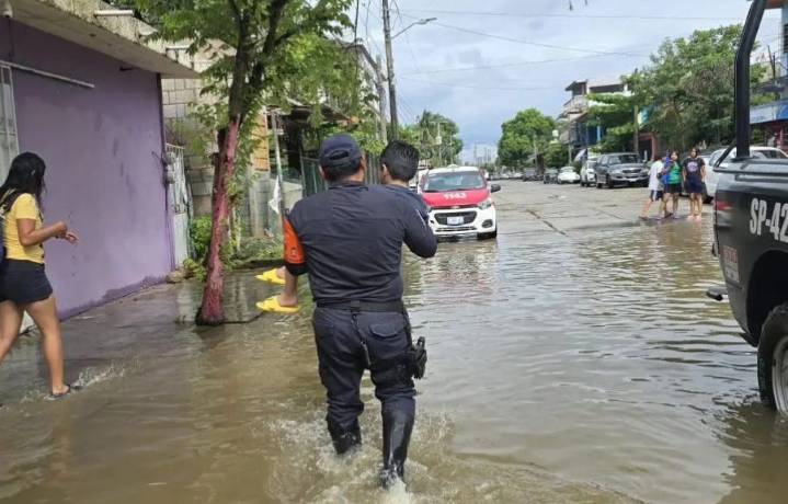 Veracruz suspenden clases y actividades escolares por las inundaciones