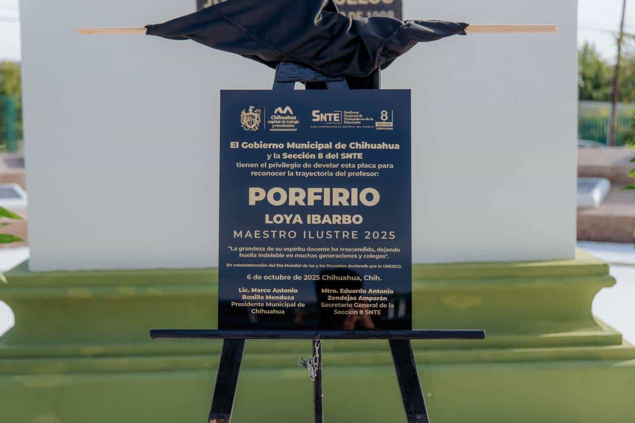Reconoce Marco Bonilla a Porfirio Loya Ibarbo como maestro ilustre en Día Mundial del Docente