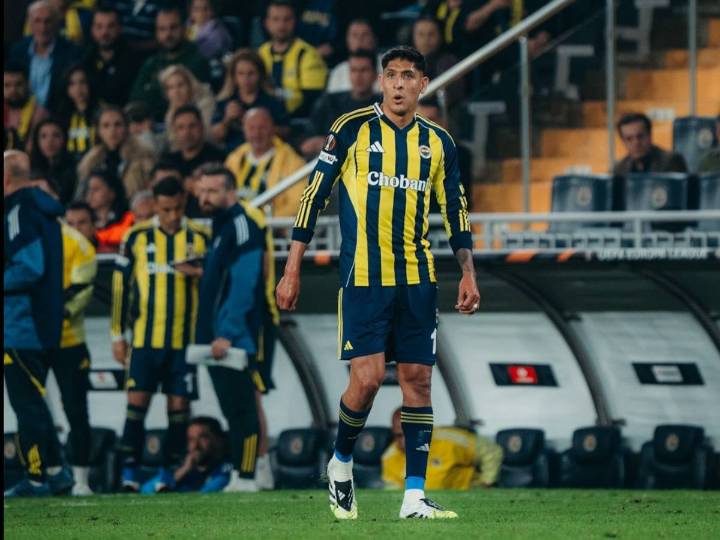 Edson Álvarez regresó a la titularidad en empate del Fenerbahce