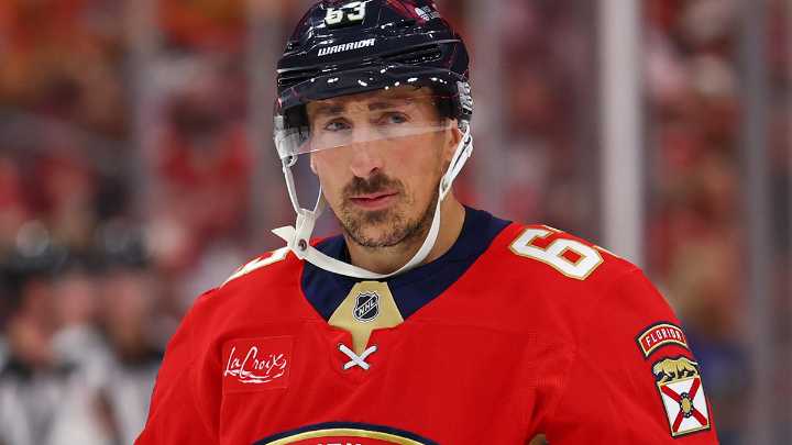 Brad Marchand steps away from Panthers to help friend whose daughter died of cancer