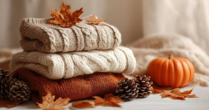 Cozy Up With 14 Autumn Essentials That Bring Comfort Home