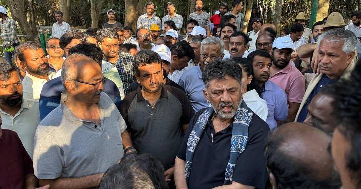 Bengaluru DK Shivakumar, Munirathna clash over ‘Kari Topi’ at Bengaluru