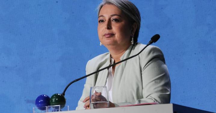 Jara y su as bajo la manga: Rebaja del 20% en cuentas de luz toma fuerza en medio de cobros excesivos