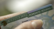 ¿Qué trabajos aceleran la obtención de la Green Card para los inmigrantes en Estados Unidos?