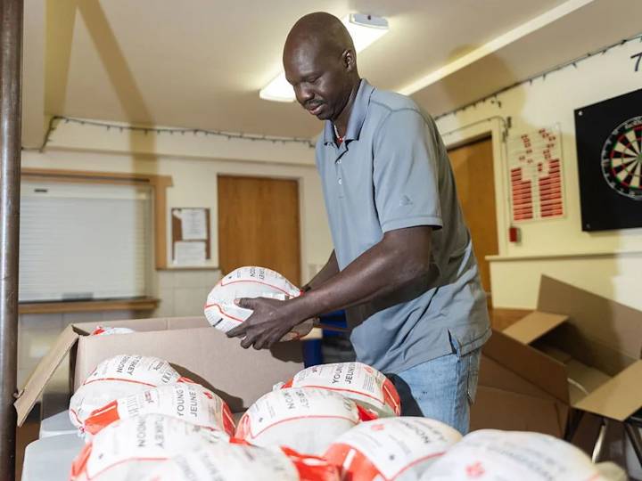 A Thanksgiving Miracle: More than 150 donated turkeys save annual turkey drive