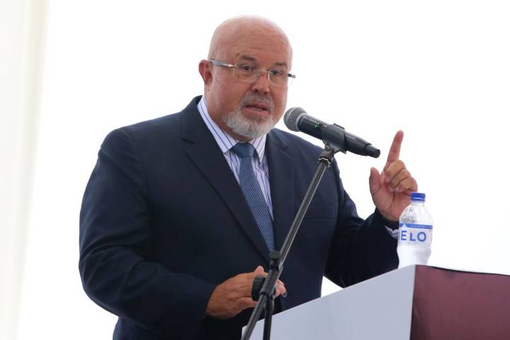 Carlos Bruce investigado tras desalojo en predio vinculado a María Acuña