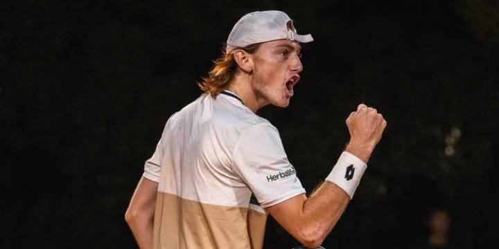 Ignacio Buse arribó a Suecia para disputar la clasificación del ATP 250 de Estocolmo: peruano es el tercer favorito en fase previa