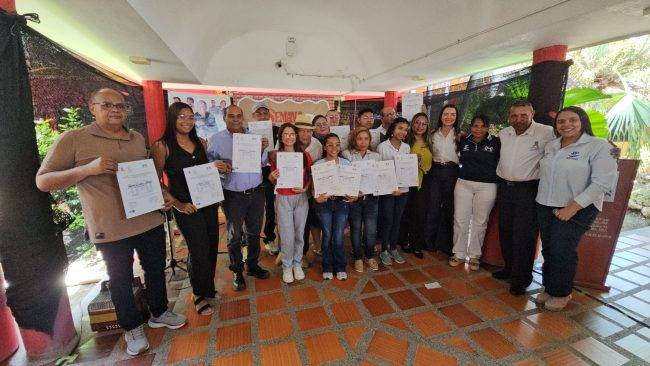 Estudiantes de la Universidad de La Guajira en convenio con la Fundación Cocha Molina se graduaron en técnica vocal y composición