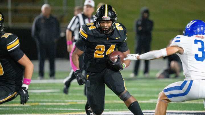 Iowa high school football scores, live updates for Round of 16