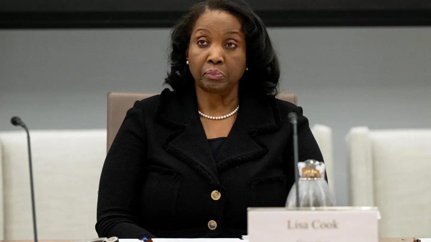 Corte Suprema de EU impide que Trump despida a la gobernadora de la Fed, Lisa Cook, por ahora